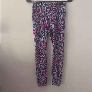 Under Armor NWT Women's Pink, Gray, And Black Leggings Size S